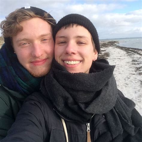 Ellie and Nele: From she to he .